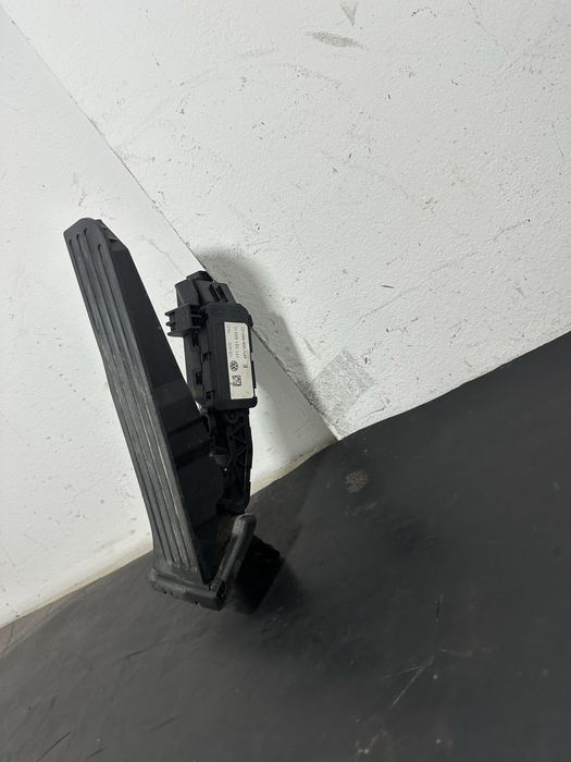 Pedala acceleratie Volkswagen Vw Touran 1.9 TDI 1T1721503H