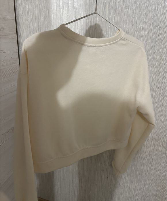 лонгслив молочный укороченный