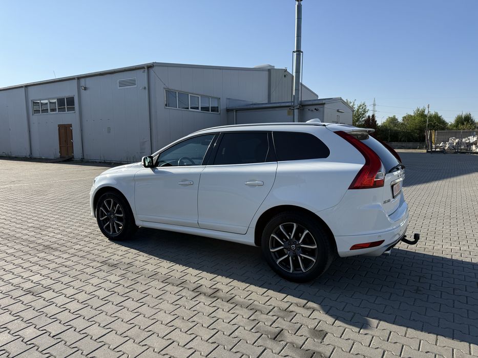Volvo XC 60 R-design 4x4 automat 215cp Distronic Blis