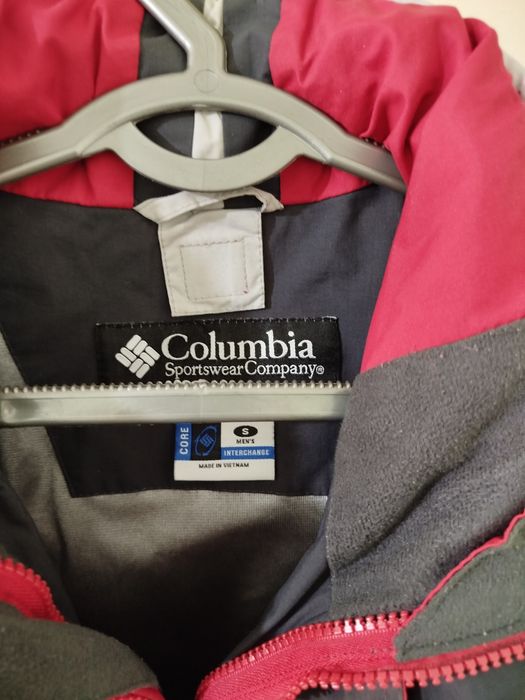 Продам columbia куртку.