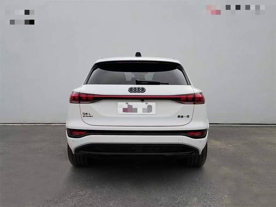 Audi Q6L e-tron 2026 SUV электричка
