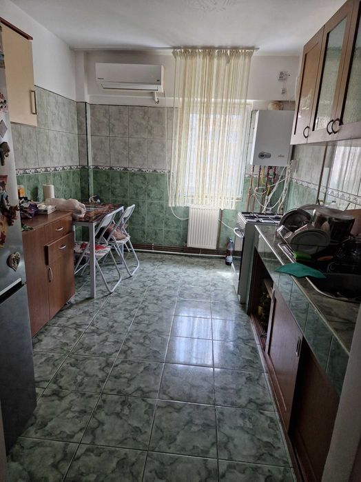 Apartament cu 4 camere de vanzare