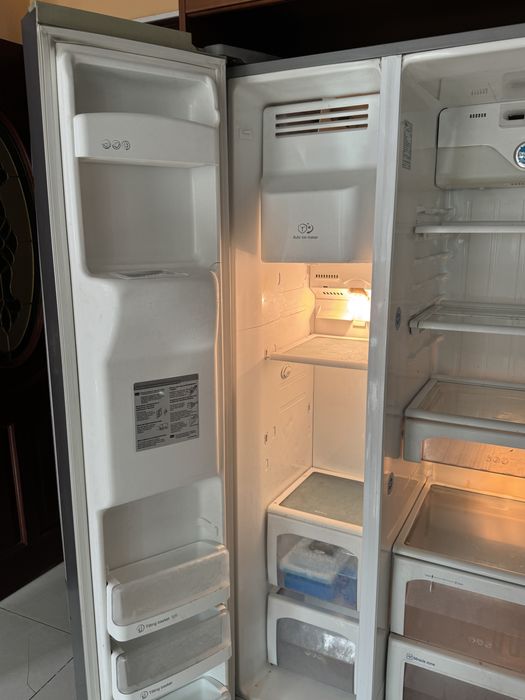 Продам холодильник двух камерный