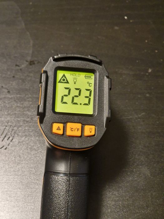 Termometru infraroșu non contact