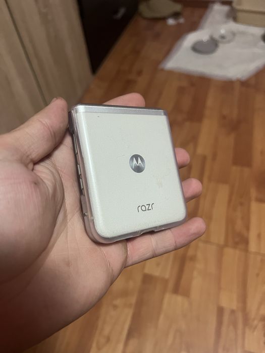 Vand mototola Razr 40