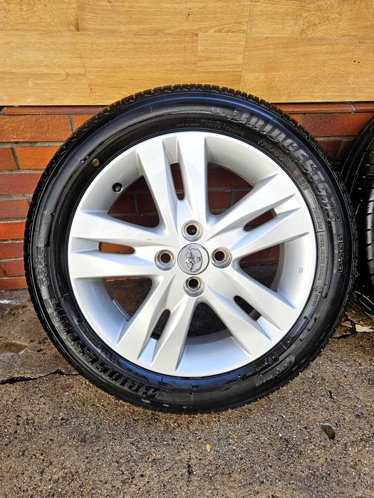 Оригинални лети джанти 16" от Тойота (Toyota) 4х100