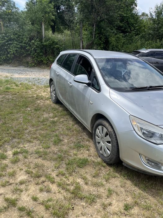 OPEL Astra 2011 — imagine 4
