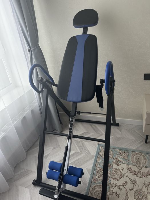 инверсионный стол в отличном состоянии (гравитационный тренажёр).