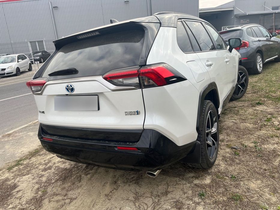 Toyota RAV4 Toyota RAV4 style bi-tone phev in stare excelenta, primul proprietar