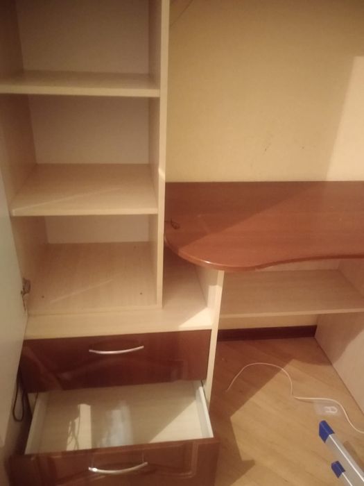 Детский  спальный гарнитур и кровать.