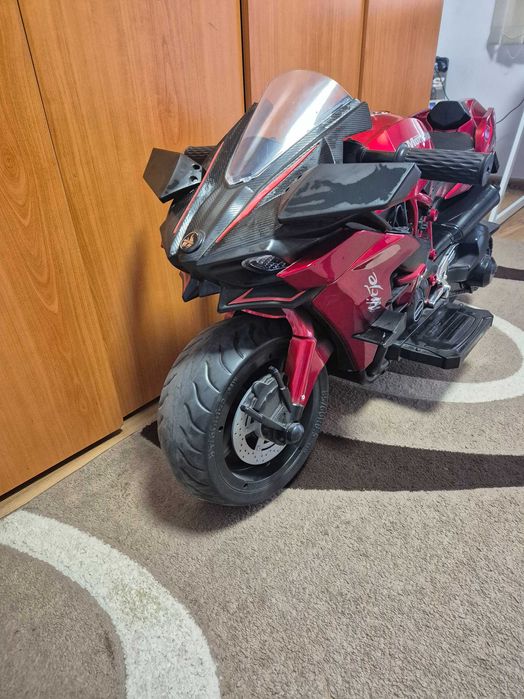 Акумулаторен мотор