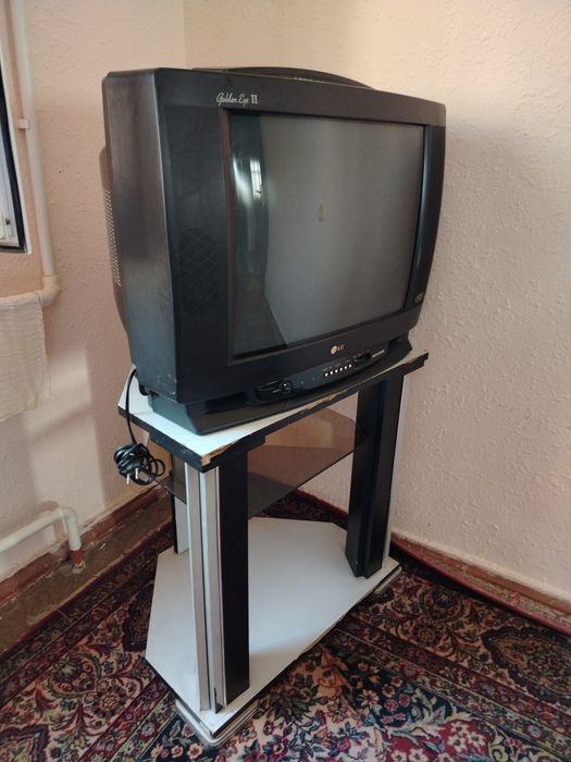 LG Телевизор в рабочем состоянии