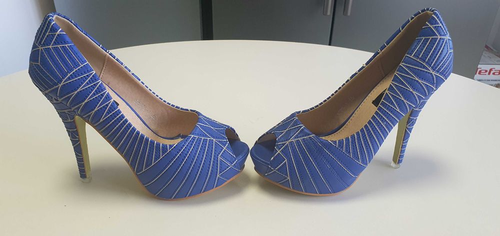 Pantofi dama decupati