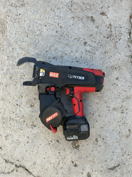 Masina legat fier Max Twintier RB611 2024