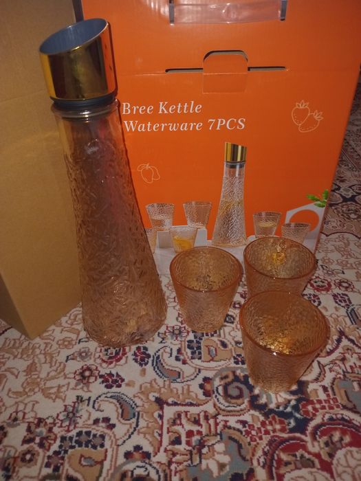 Продам новый набор графин и стаканы