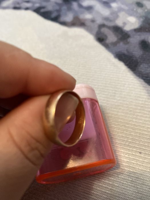 Золото обручальное кольцо