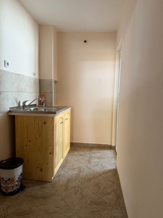 Дава се под наем Едностаен апартамент в Пловдив, Кършияка - 30 кв.м за 178.5 € - Снимка #3