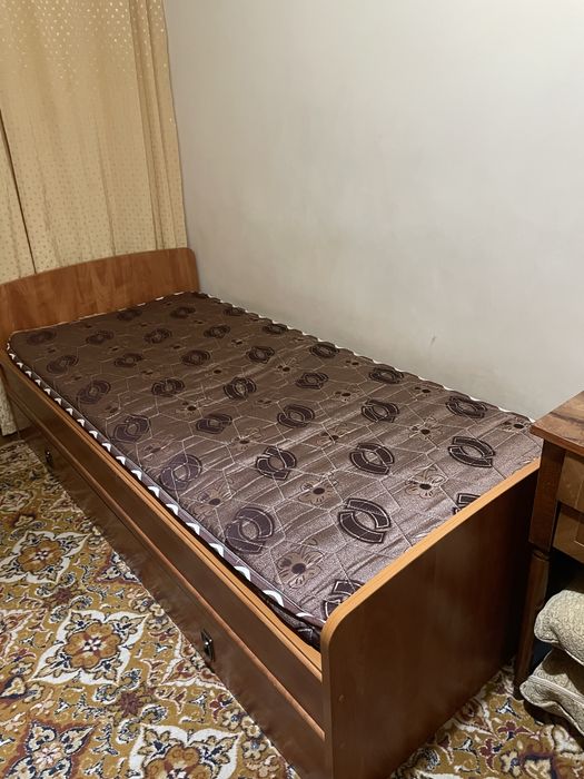 Односпальная кровать