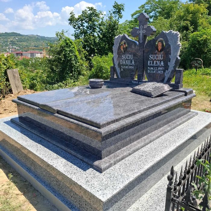 Monumente funerare!