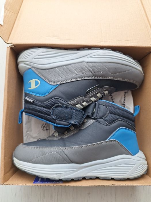 Adidasi Champion waterproof mărimea 35