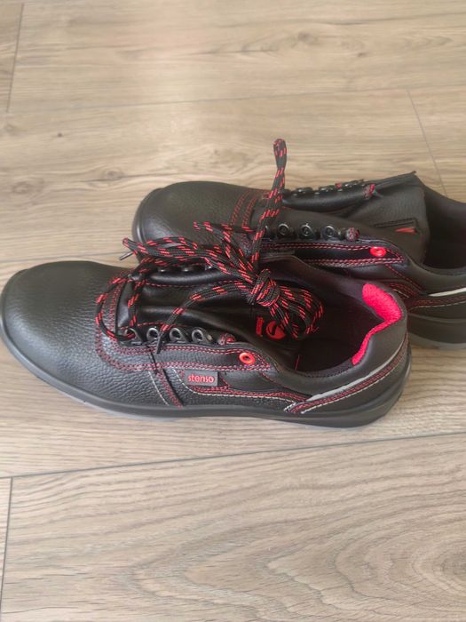 Нови работни обувки