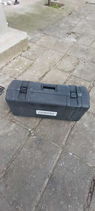 Жираф за шкурене на стени