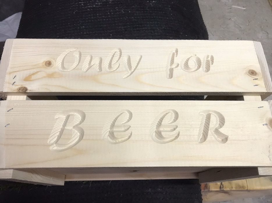 Декоративни дървени щайги с издълбан надпис по желание