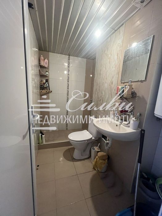 Тристаен апартамент - кв.Тракия!