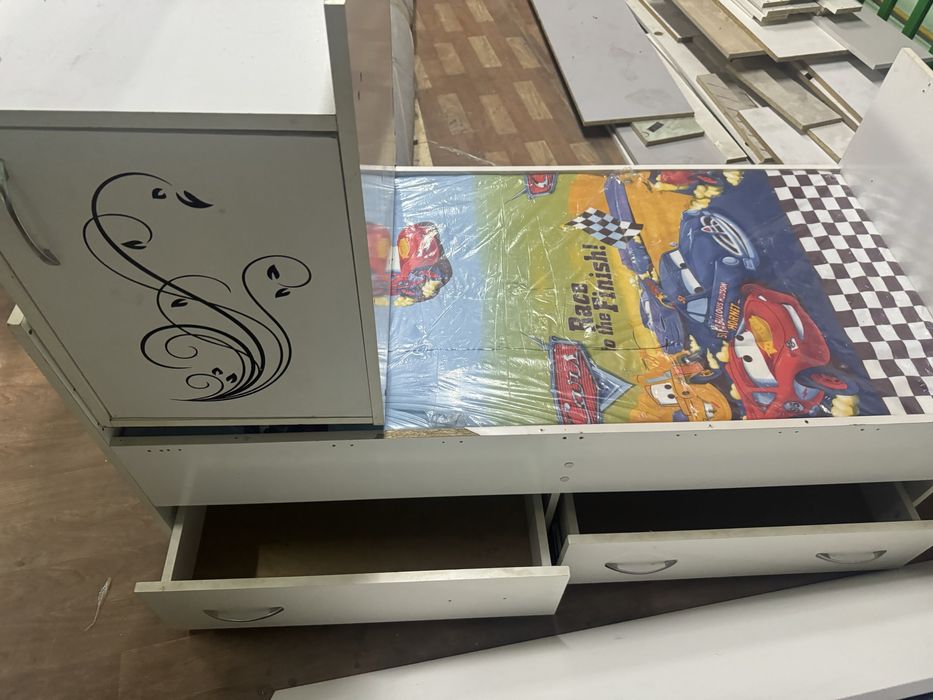 Продается кровать десткая