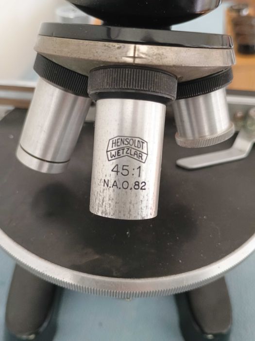 Като нов немски лабораторен микроскоп HENSOULT WETZLAR с три обектива