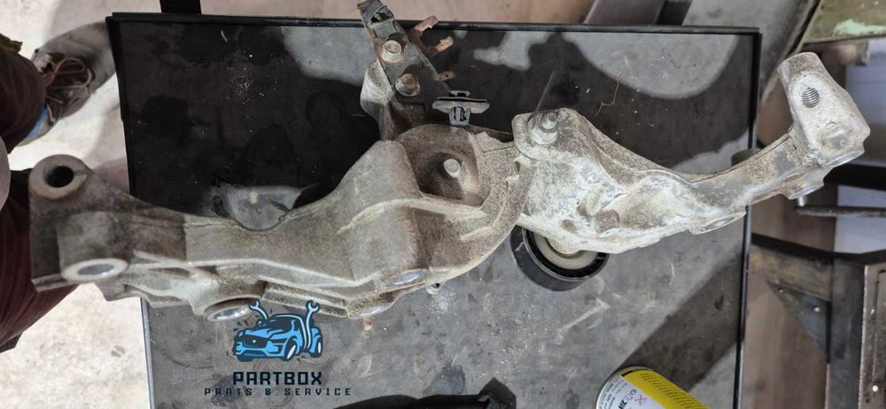 Рамо обтегач пистов ремък от Opel Astra J 2012