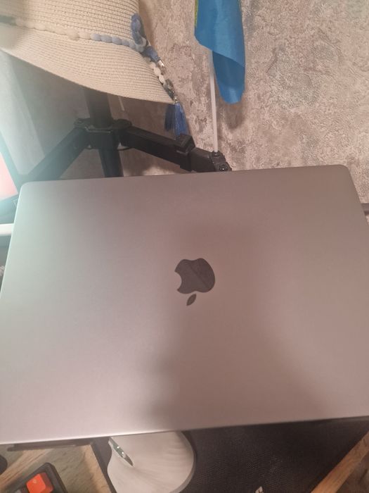 Macbook 16" m1 pro 32gb ram 512gb ssd