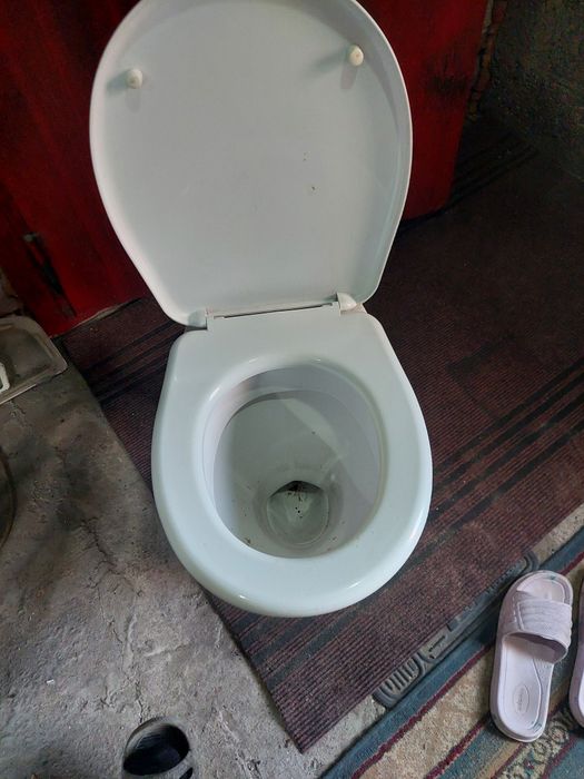 Продам унитаз в отличном состоянии