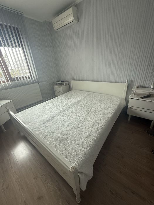 Продавам спалня