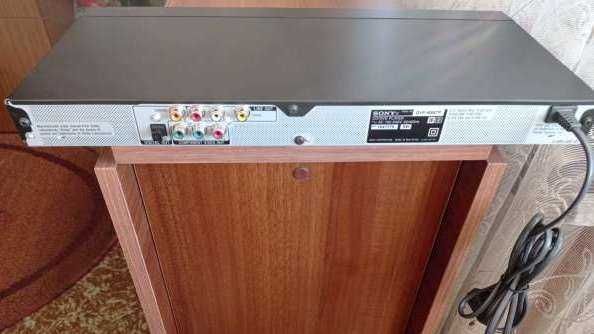 мультисистемный DVD-плеер. Sony DVP-NS67P
