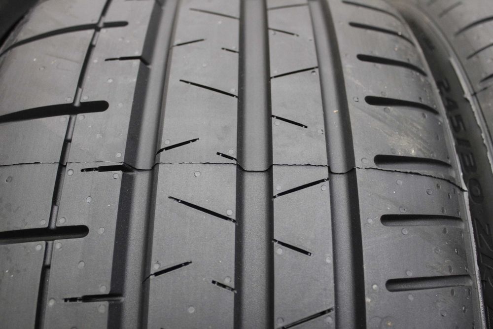 245/30-20 и 305/30-20 гуми Pirelli Lamborghini