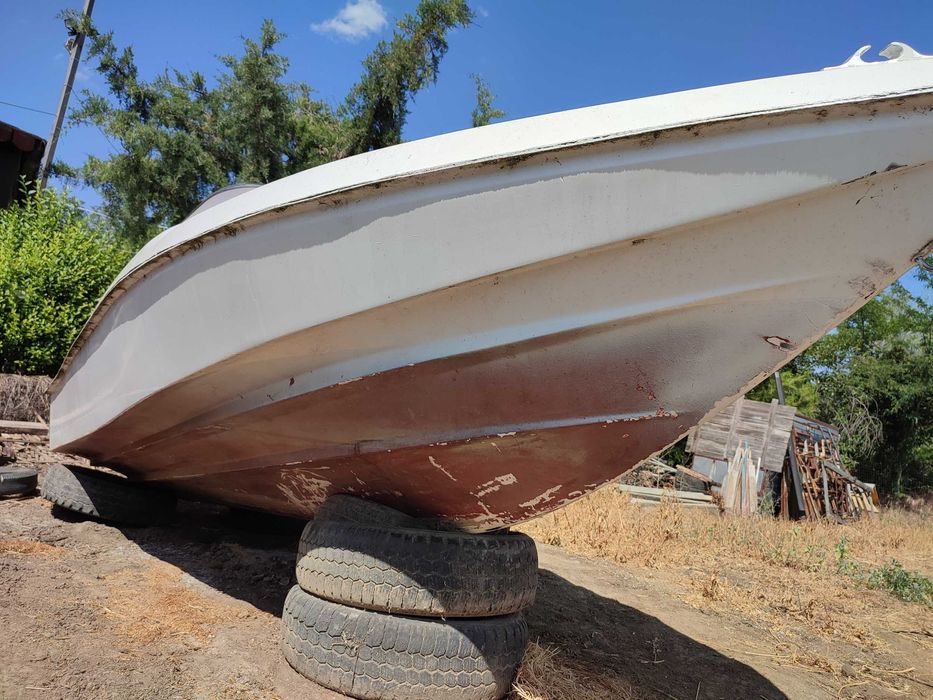 Barca pescuit sau agrement