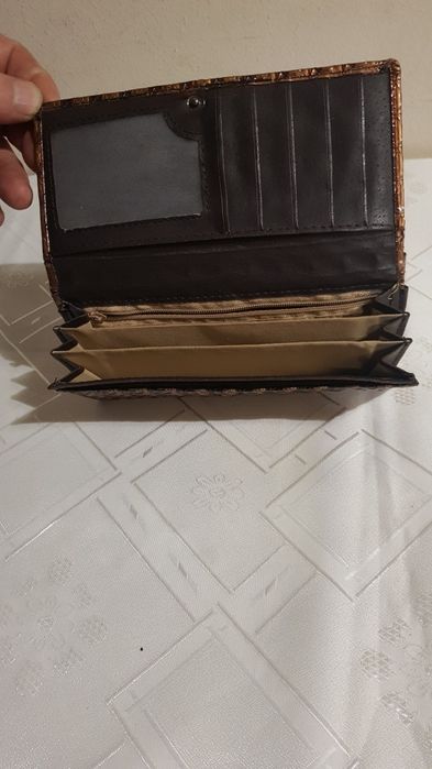 Дамски ръкавици, портфейли, гривни и др.аксесоари