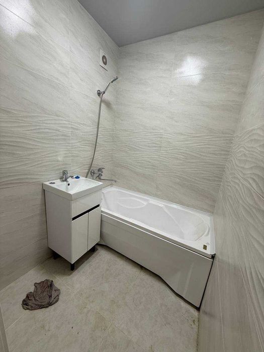 СРОЧНО !! Продаётся квартира в Яшнабаде 2/2/4 ( 47 кв/м ) Авиасозлар 3