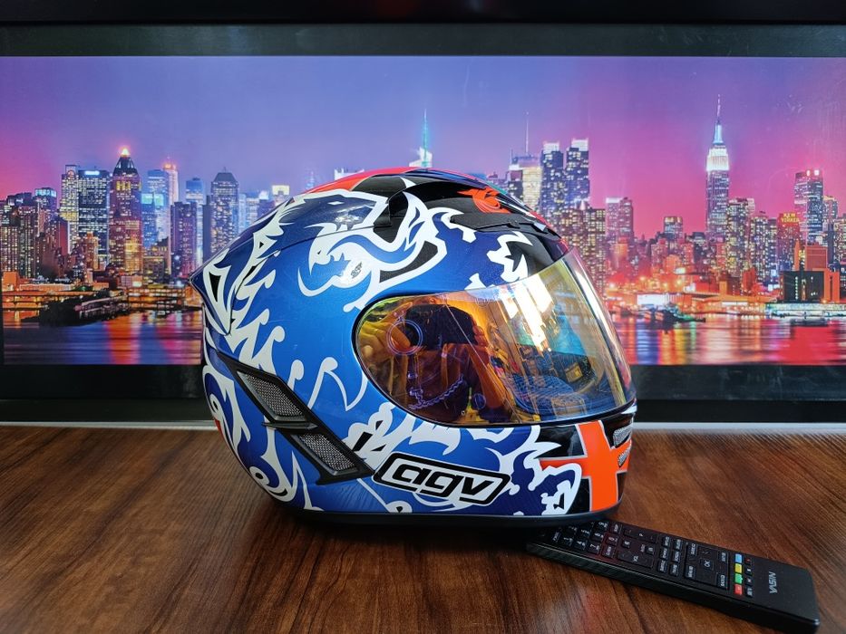 Мото шлем от итальянского бренда AGV