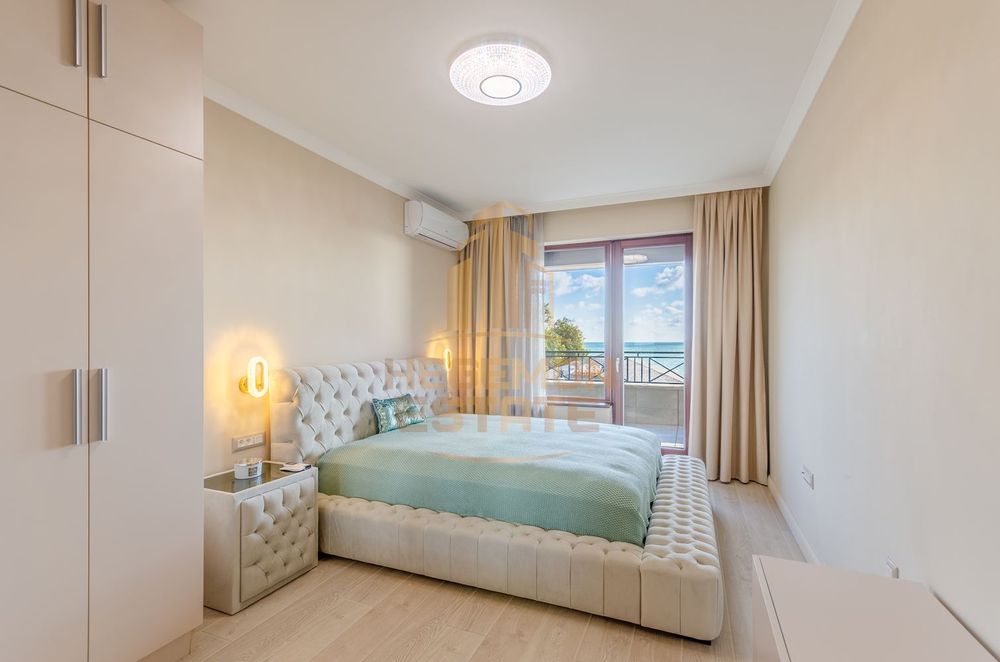 Продава се Тристаен апартамент в к.к. Златни пясъци - 135 кв.м за 2075 €/кв.м - Снимка #9