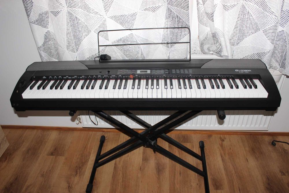 VAND Pianina thomann DP-26