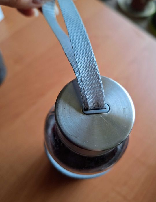 Стъклено шише за вода