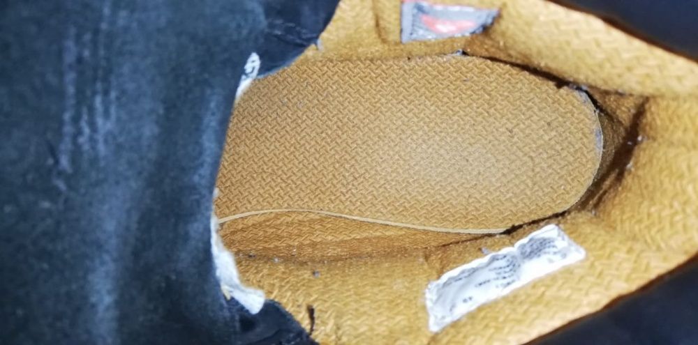 Продам зимние ботинки Timberland