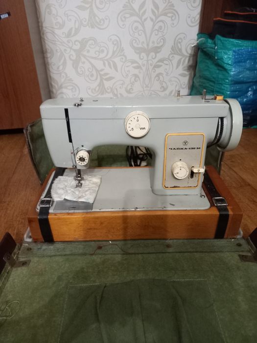 Продам швейную машину