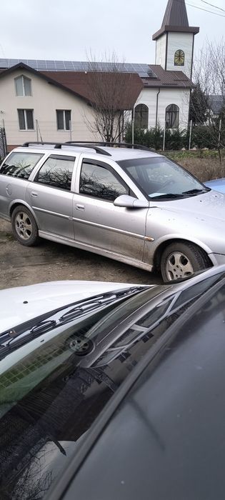 Vând Opel Vectra b 18 benzina
