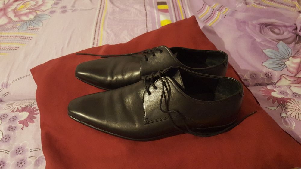 Pantofi piele firma Hugo Boss  43