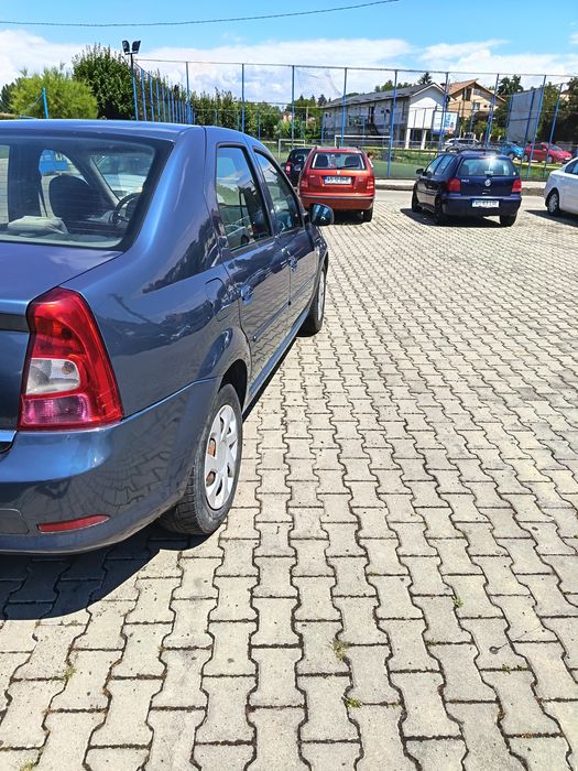 Vând Dacia Logan 16 16v