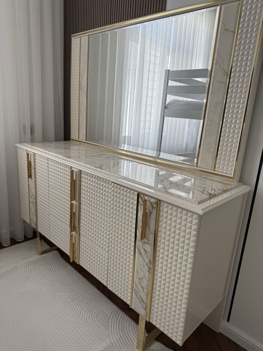 камод айнасымен