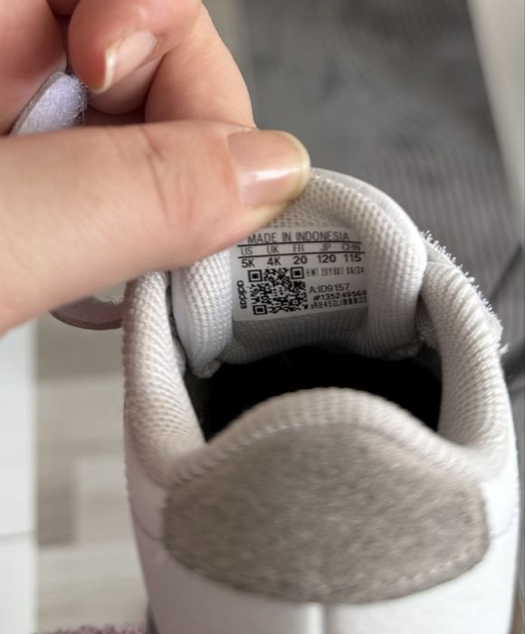 Adidas маратонки 20 номер